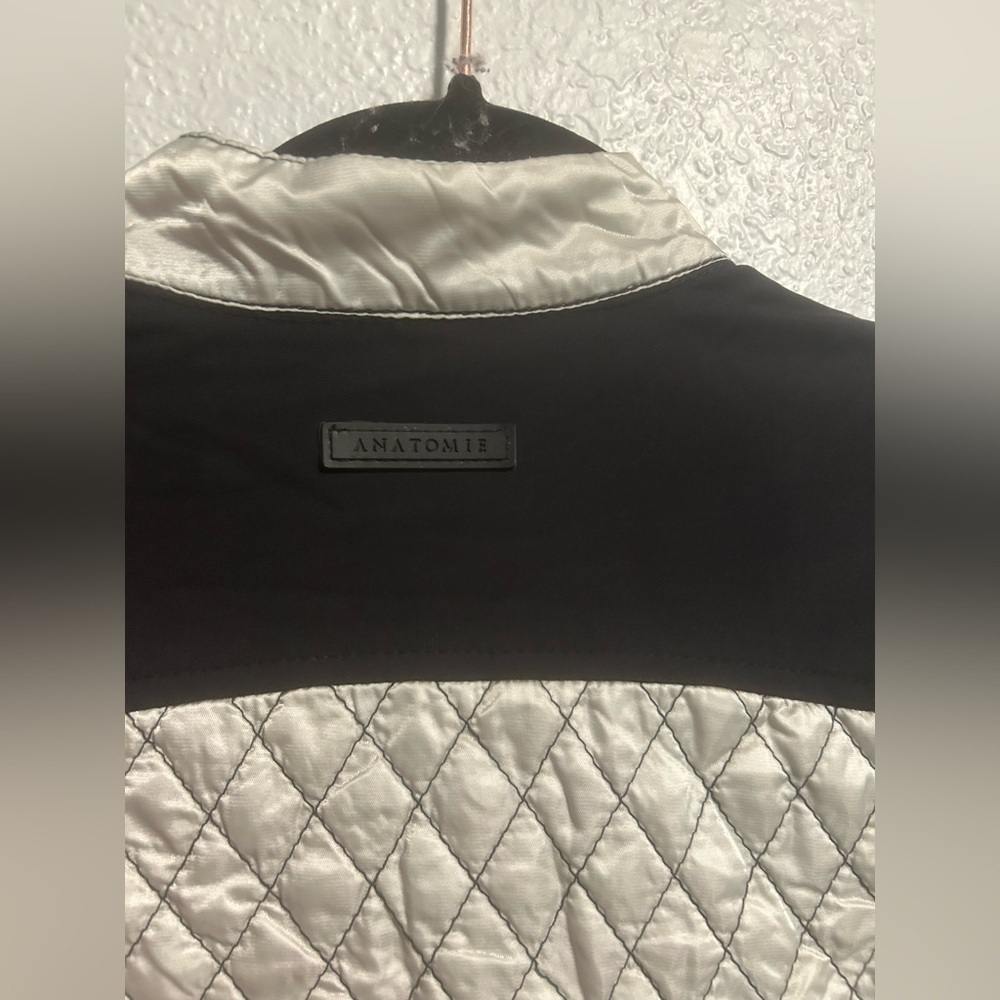 Anatomie Silver/Black Lightweight
Quilted Jacket. - Picture 5 of 8